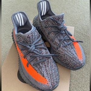 Yeezy sneakers 6.5 Authentic